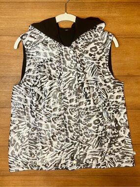Zenergy by Chico's Reversible Animal Print/Solid Black Hooded Vest Size 1 (8-10)